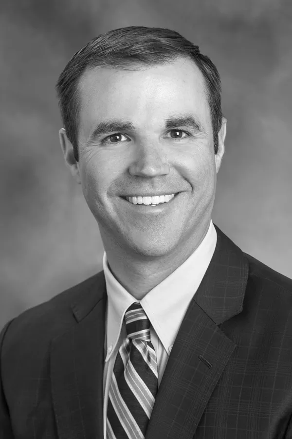Brent R. Davis promoted from within at Edward Jones